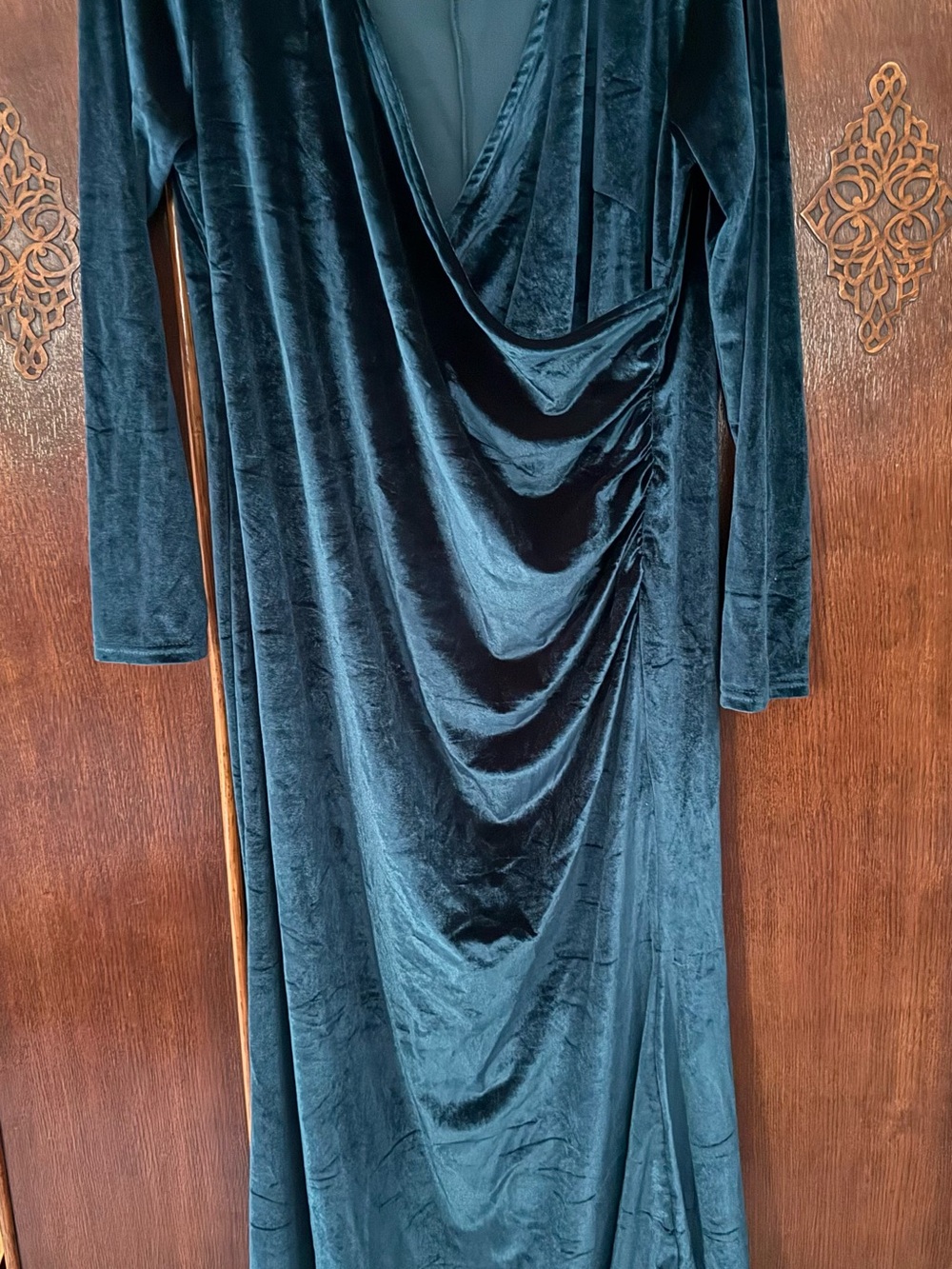 Elegant Teal Velvet Draped V-Neck Long Sleeve Dress